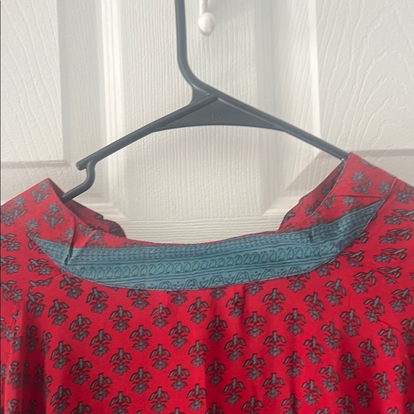 Red Patterned Button-Up Blouse - Picture 7 of 9